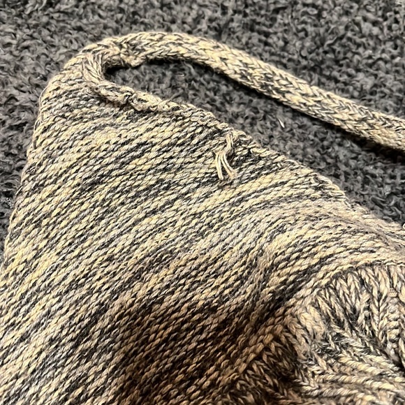 Urban Outfitters - knit cropped tank, very stretchy, v neck. Size S. - Picture 3 of 3